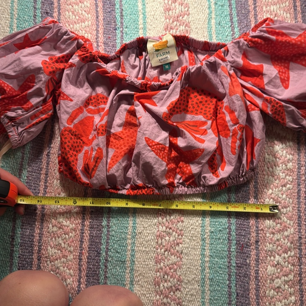 FARM Rio Pink Off-Shoulder Crop Top with Red Sea Creatures - Picture 6 of 10